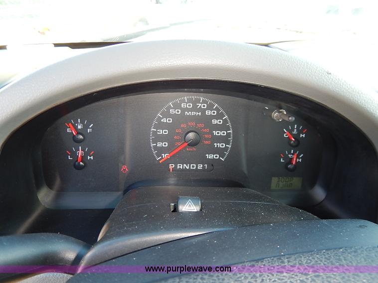 image for item I5143 2006 Ford F150 XL SuperCab pickup truck