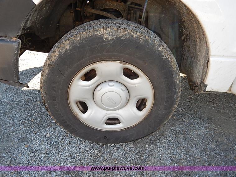 image for item I5143 2006 Ford F150 XL SuperCab pickup truck