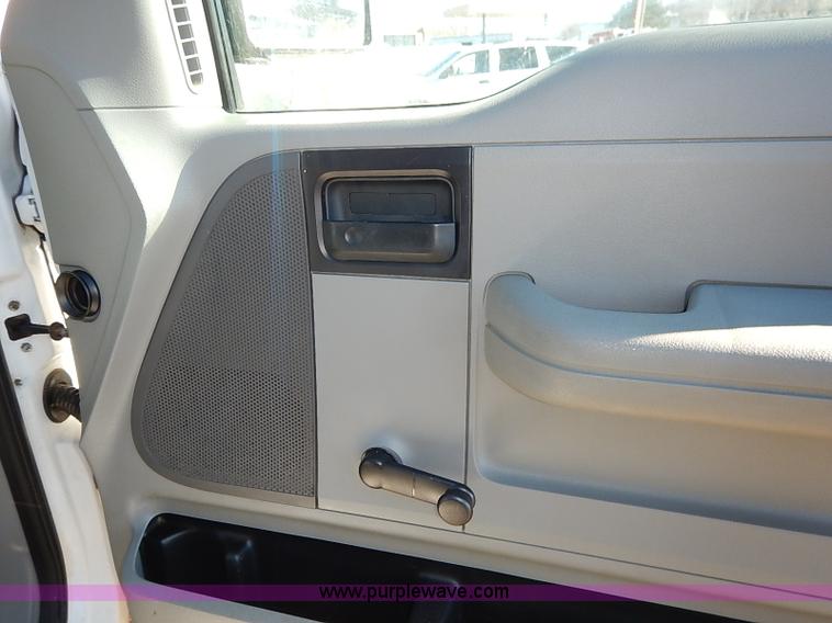 image for item I5143 2006 Ford F150 XL SuperCab pickup truck