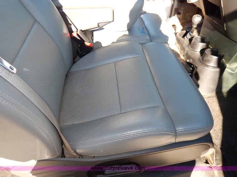 image for item I5143 2006 Ford F150 XL SuperCab pickup truck