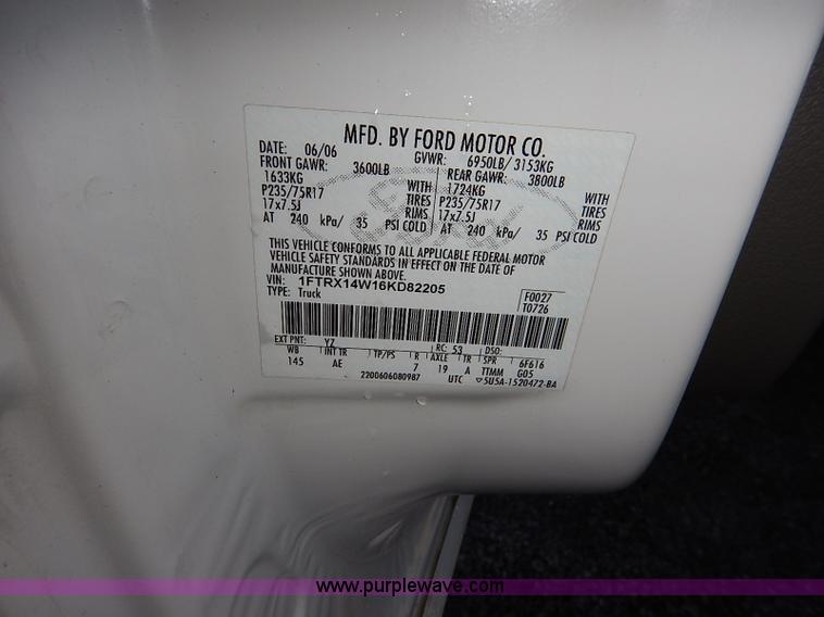 image for item I5143 2006 Ford F150 XL SuperCab pickup truck