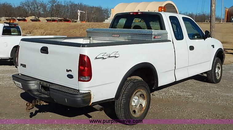 image for item I5144 2001 Ford F150 XL SuperCab pickup truck