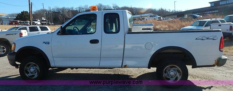 image for item I5144 2001 Ford F150 XL SuperCab pickup truck