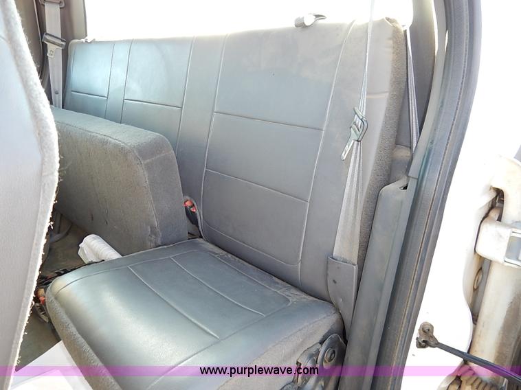 image for item I5144 2001 Ford F150 XL SuperCab pickup truck