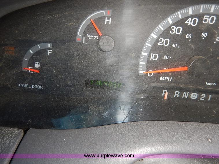 image for item I5144 2001 Ford F150 XL SuperCab pickup truck