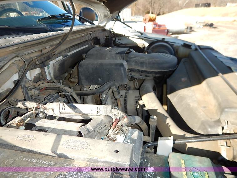 image for item I5144 2001 Ford F150 XL SuperCab pickup truck