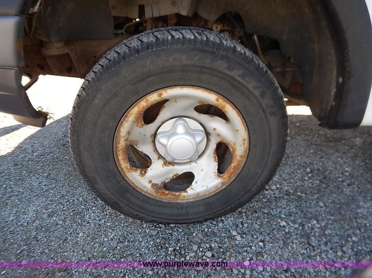 image for item I5144 2001 Ford F150 XL SuperCab pickup truck