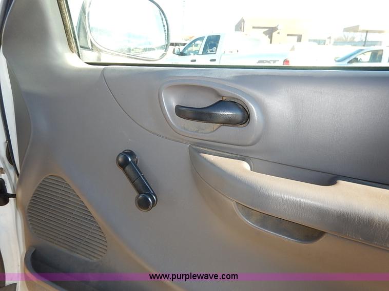 image for item I5144 2001 Ford F150 XL SuperCab pickup truck