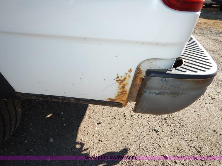 image for item I5144 2001 Ford F150 XL SuperCab pickup truck