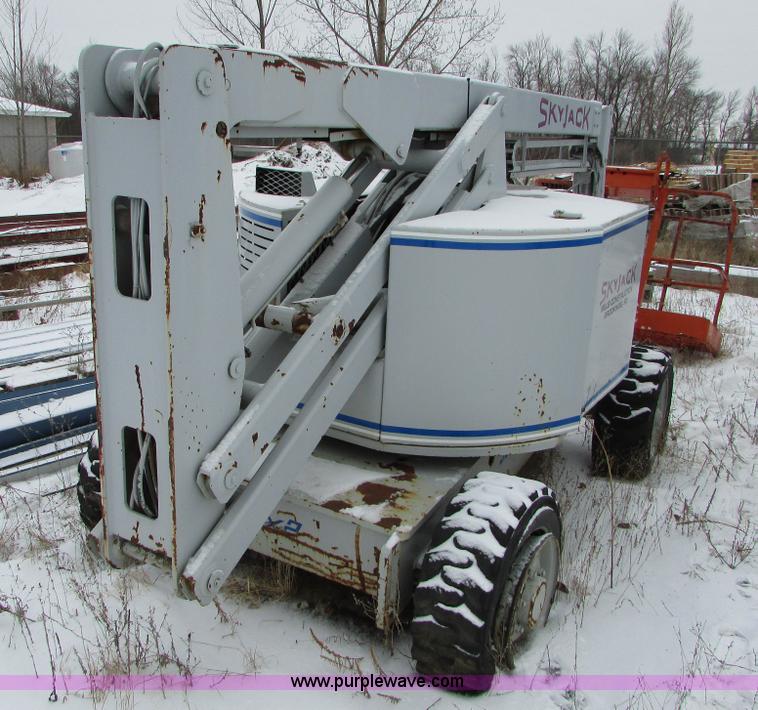 image for item I6662 1999 Sky Jack SJKB-40D boom lift