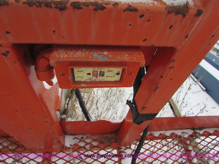 image for item I6662 1999 Sky Jack SJKB-40D boom lift