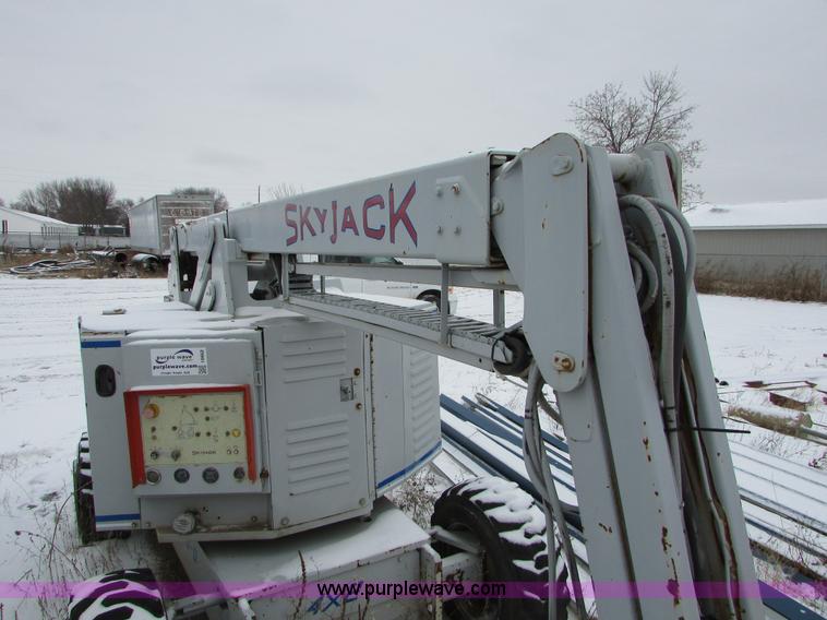 image for item I6662 1999 Sky Jack SJKB-40D boom lift