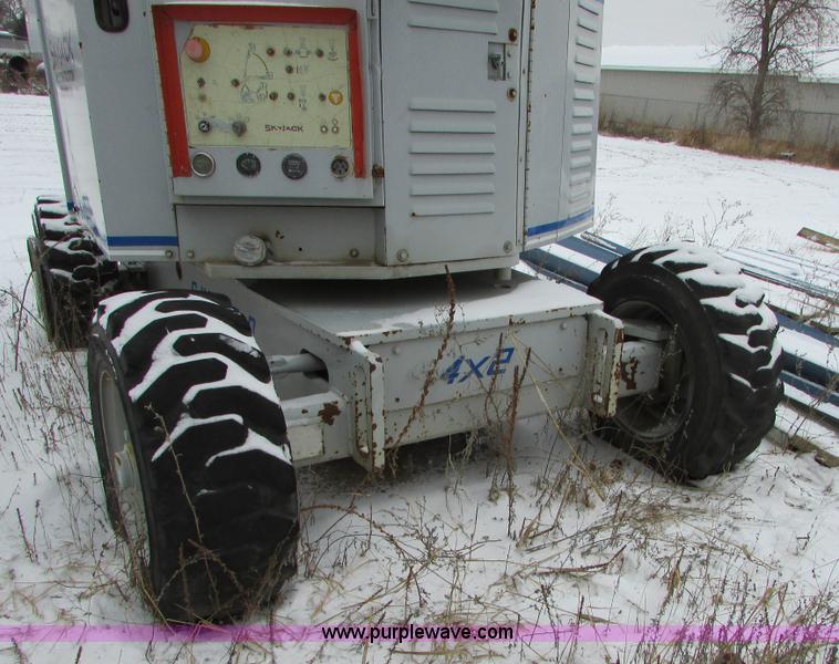 image for item I6662 1999 Sky Jack SJKB-40D boom lift