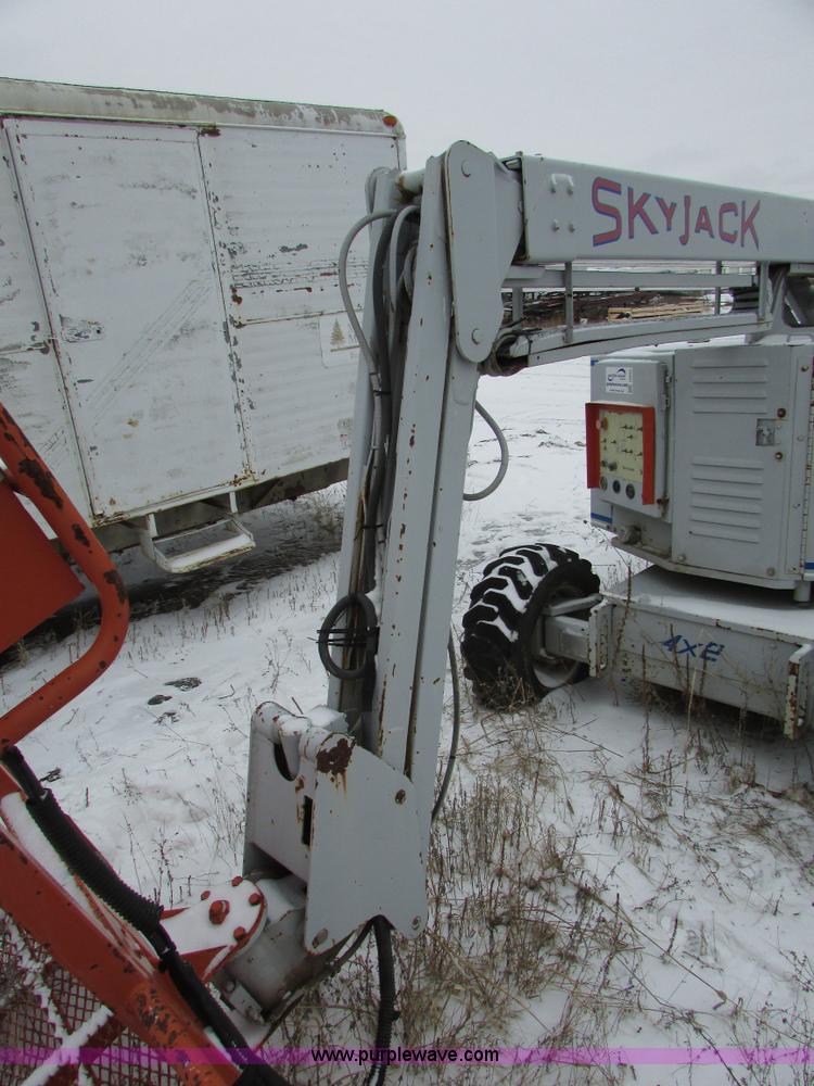 image for item I6662 1999 Sky Jack SJKB-40D boom lift
