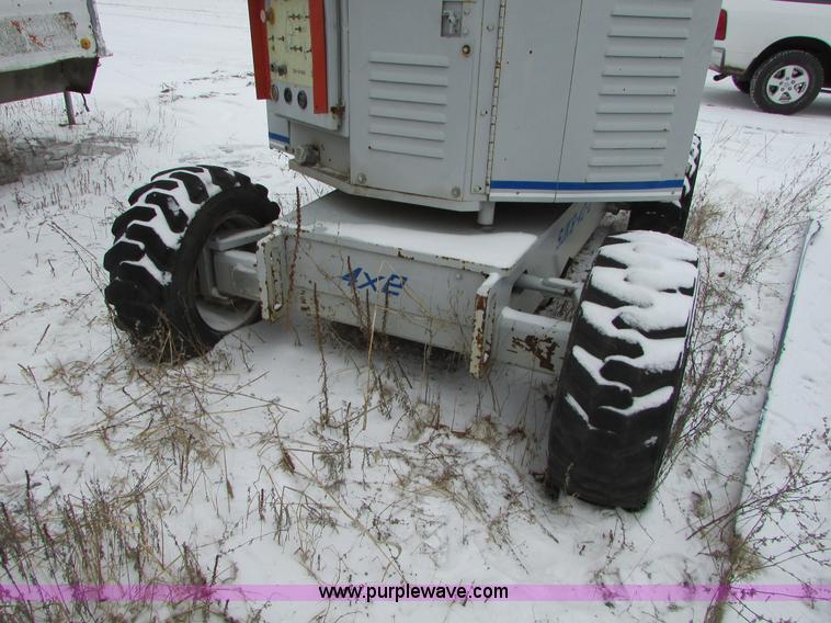 image for item I6662 1999 Sky Jack SJKB-40D boom lift