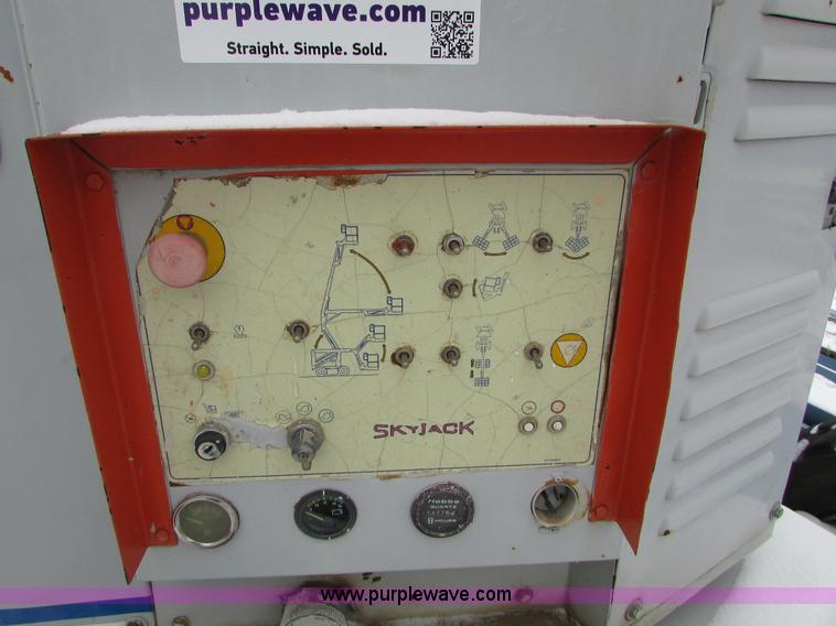 image for item I6662 1999 Sky Jack SJKB-40D boom lift