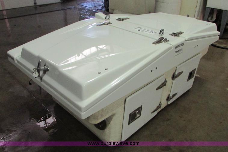 image for item I6663 Companion gun storage and hunting kennel truck box