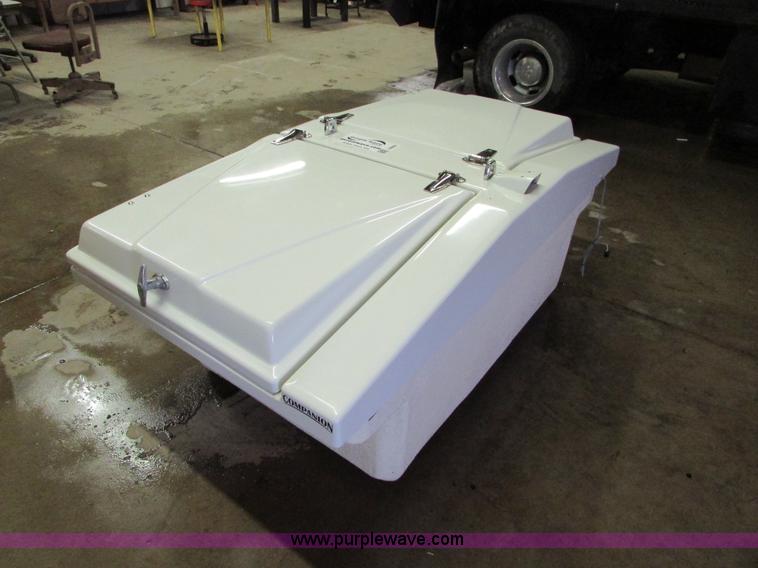 image for item I6663 Companion gun storage and hunting kennel truck box