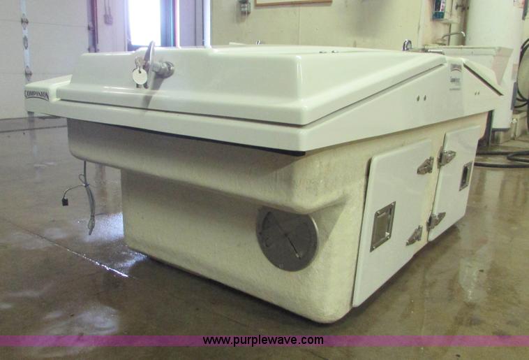 image for item I6663 Companion gun storage and hunting kennel truck box