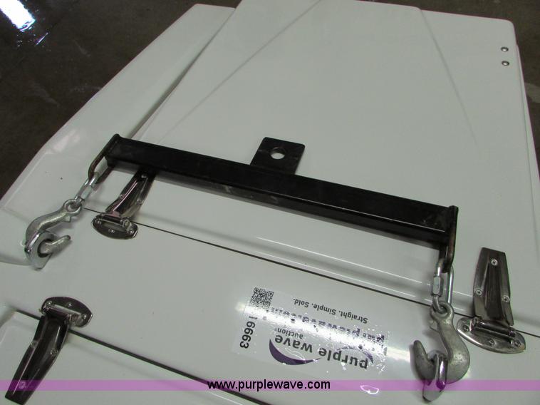 image for item I6663 Companion gun storage and hunting kennel truck box