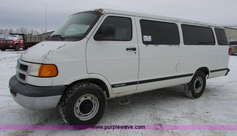 2000 dodge ram wagon 3500 maxi van