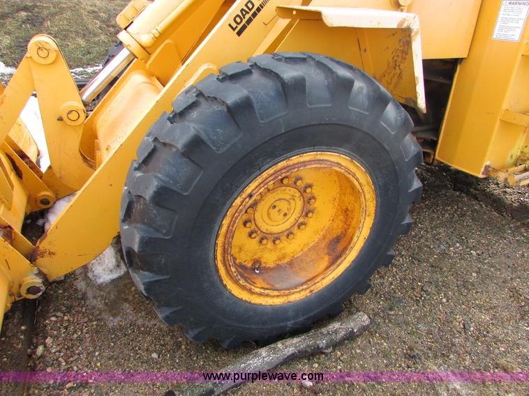 image for item I6666 1978 Ford A12 wheel loader