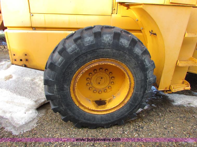 image for item I6666 1978 Ford A12 wheel loader