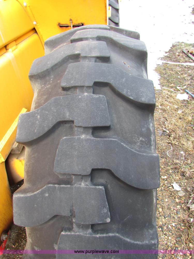 image for item I6666 1978 Ford A12 wheel loader