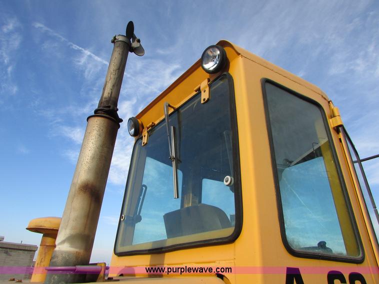 image for item I6666 1978 Ford A12 wheel loader