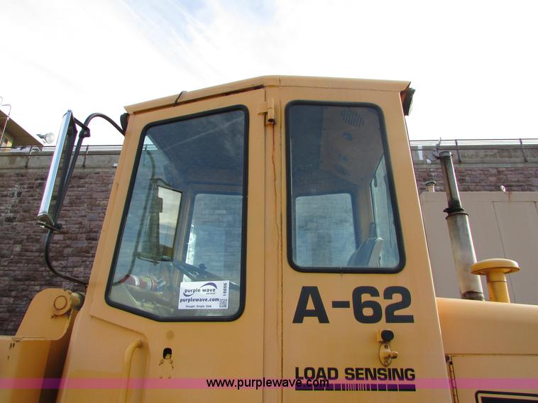 image for item I6666 1978 Ford A12 wheel loader