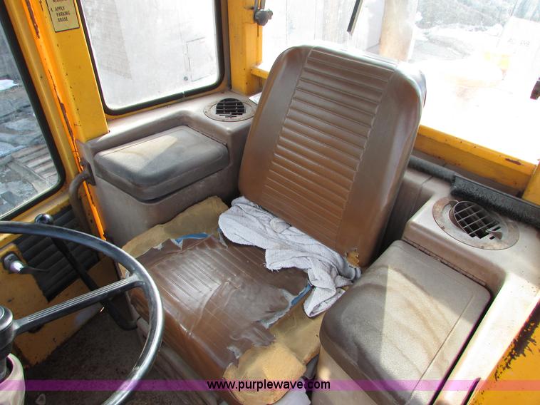 image for item I6666 1978 Ford A12 wheel loader