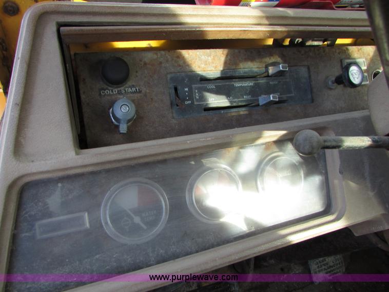 image for item I6666 1978 Ford A12 wheel loader