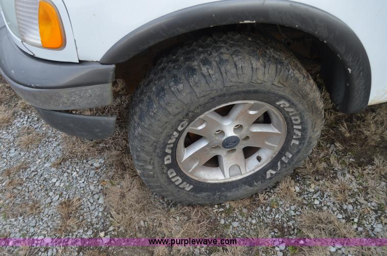 image for item I6862 2003 Ford F150 XLT FX4 SuperCab pickup truck