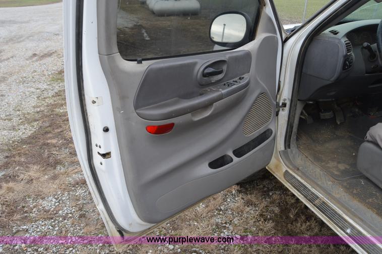 image for item I6862 2003 Ford F150 XLT FX4 SuperCab pickup truck