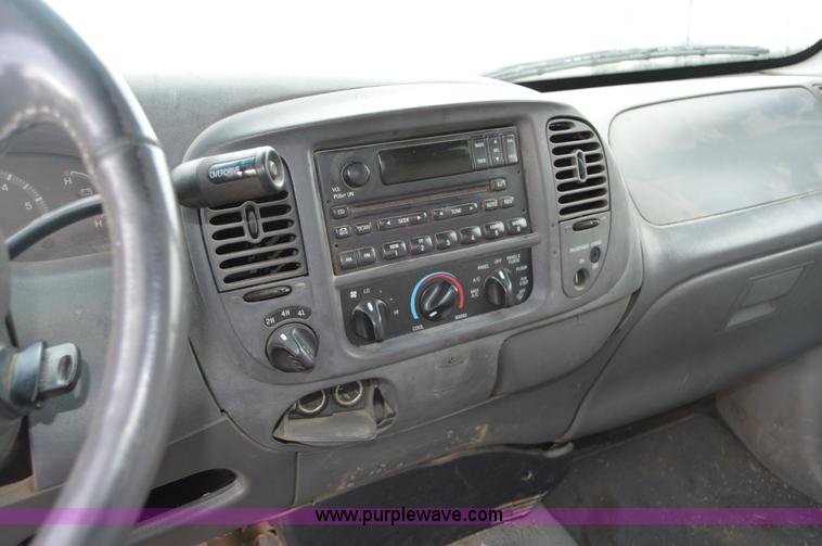 image for item I6862 2003 Ford F150 XLT FX4 SuperCab pickup truck