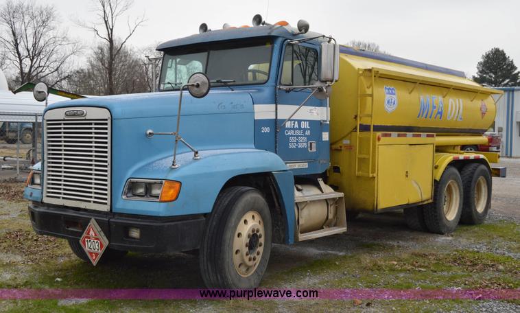 image for item I6864 1989 Freightliner FLD120 fuel truck