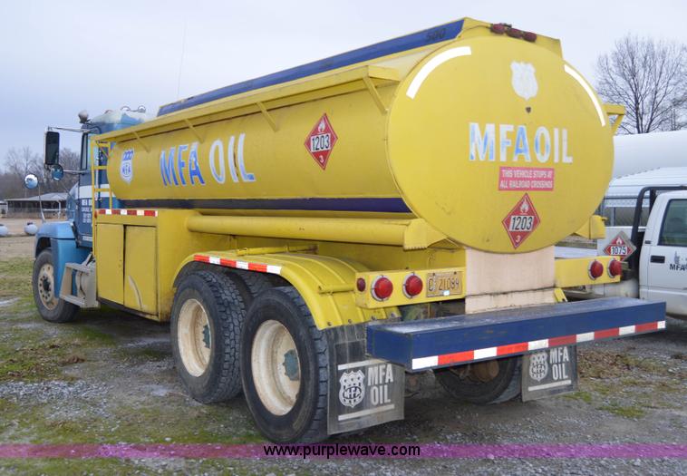 image for item I6864 1989 Freightliner FLD120 fuel truck