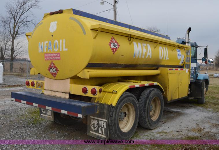 image for item I6864 1989 Freightliner FLD120 fuel truck