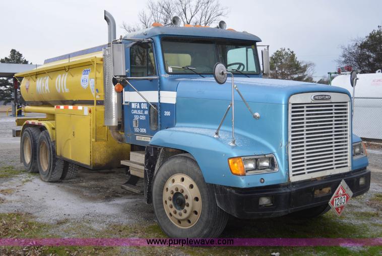 image for item I6864 1989 Freightliner FLD120 fuel truck