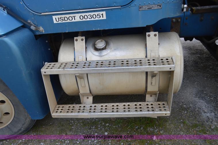 image for item I6864 1989 Freightliner FLD120 fuel truck