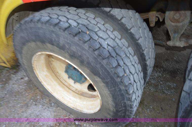 image for item I6864 1989 Freightliner FLD120 fuel truck