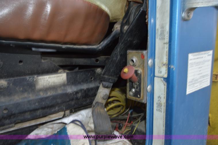 image for item I6864 1989 Freightliner FLD120 fuel truck