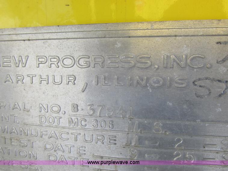 image for item I8811 1993 Chevrolet Kodiak fuel truck