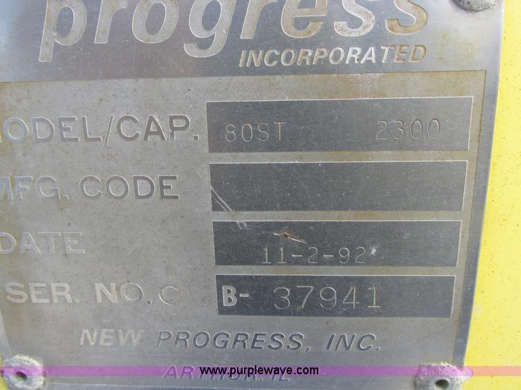 image for item I8811 1993 Chevrolet Kodiak fuel truck