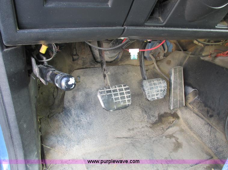 image for item I8811 1993 Chevrolet Kodiak fuel truck