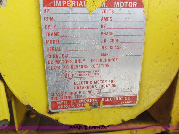 image for item I8813 1998 Freightliner FL70 fuel truck