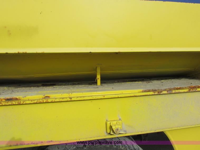 image for item I8813 1998 Freightliner FL70 fuel truck