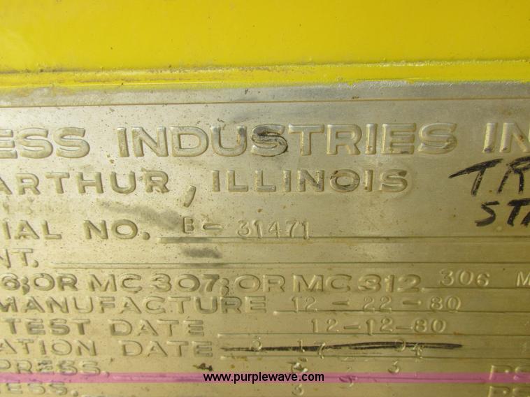 image for item I8813 1998 Freightliner FL70 fuel truck