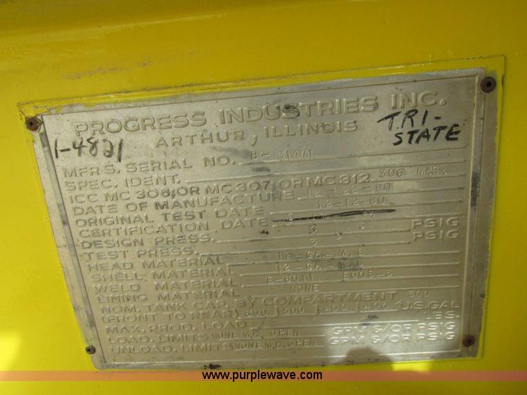 image for item I8813 1998 Freightliner FL70 fuel truck