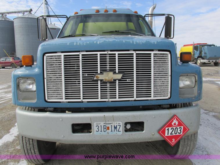 image for item I8813 1998 Freightliner FL70 fuel truck